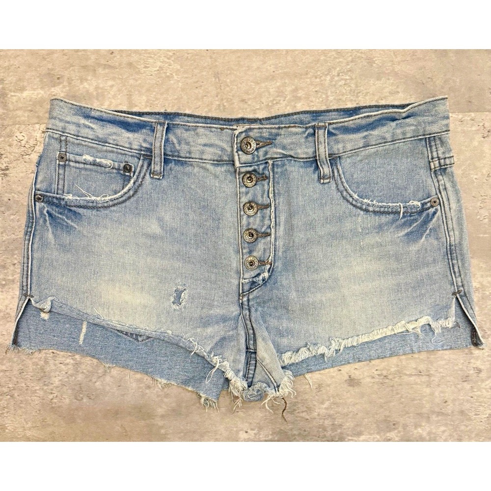 Free People FP Denim Runaway Cut Off Shorts Light Wash Button Fly 5-Pocket 28